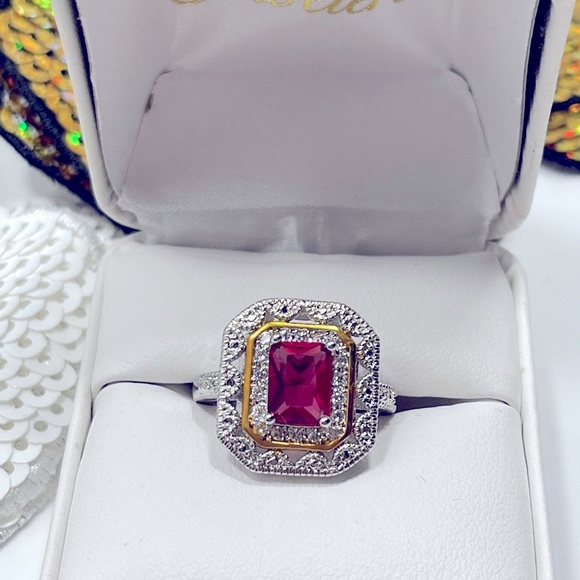 ⬇️💲Stunning .925 Silver Mixed Metal Ruby Red & Rhinestone Ring♥️⭐️💍 - Picture 2 of 6